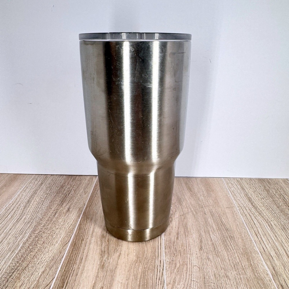 YETI‎ Rambler 30 oz Stainless Steel Vacuum Insulated Tumbler Cup with Lid